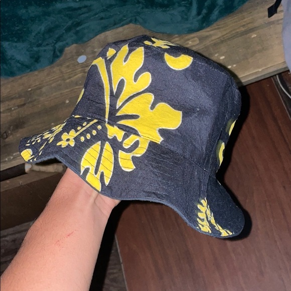 Three bucket hats - Picture 6 of 6